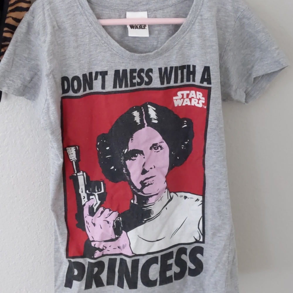 Juniors Small fitted T, Princess Leia